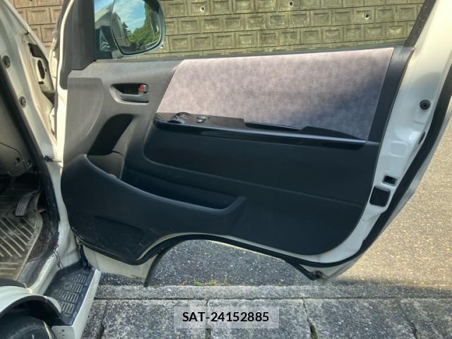 Toyota HIACE WAGON 2010-03 8314715-8