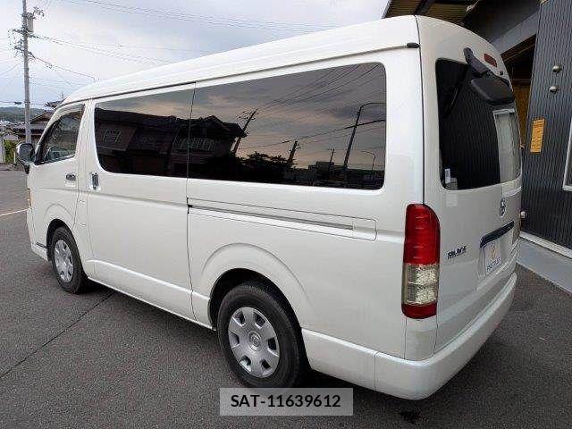 Toyota HIACE WAGON 2011-10 8336105-18