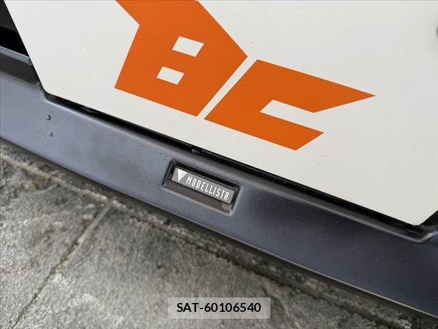 Toyota HIACE WAGON 2013-01 8336104-2