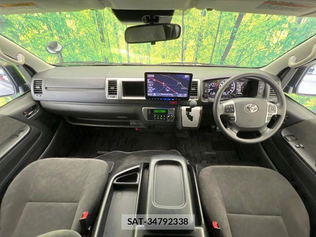 Toyota HIACE WAGON 2022-12 8366190-2