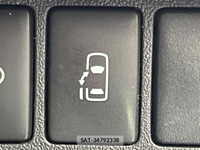 Toyota HIACE WAGON 2022-12 8366190-6