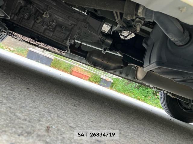 Toyota HIACE WAGON 2018-08 8371715-12
