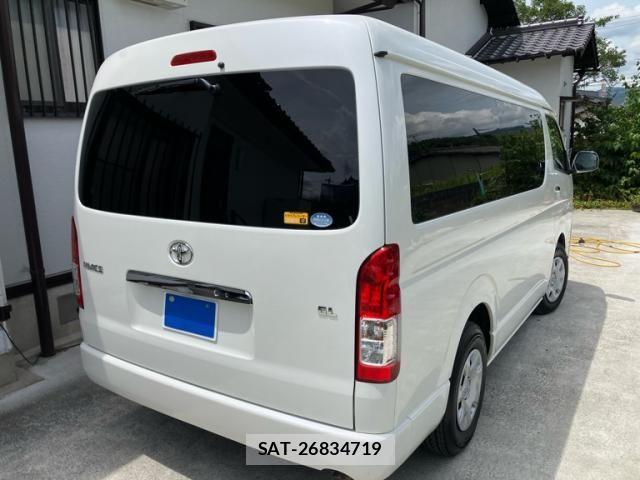 Toyota HIACE WAGON 2018-08 8371715-2
