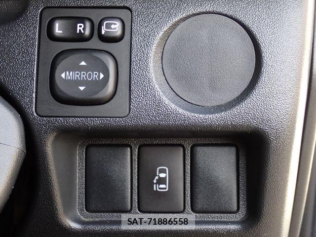 Toyota HIACE WAGON 2019-05 8412741-15