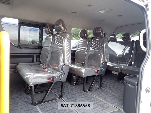 Toyota HIACE WAGON 2019-05 8412741-24