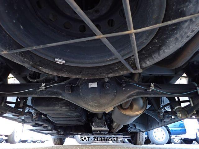 Toyota HIACE WAGON 2019-05 8412741-27