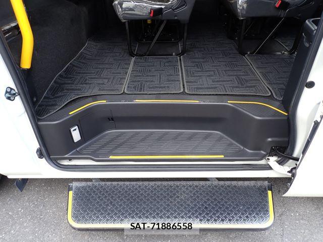 Toyota HIACE WAGON 2019-05 8412741-5