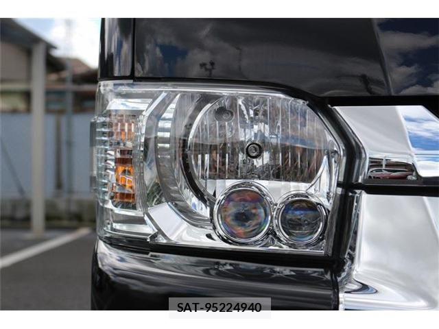 Toyota HIACE WAGON 2024-04 8412729-11