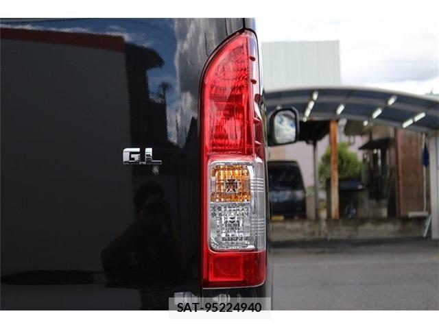 Toyota HIACE WAGON 2024-04 8412729-12
