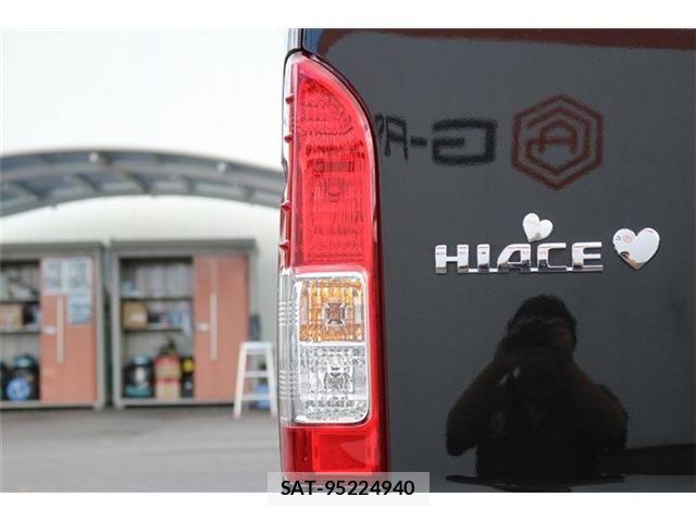 Toyota HIACE WAGON 2024-04 8412729-27