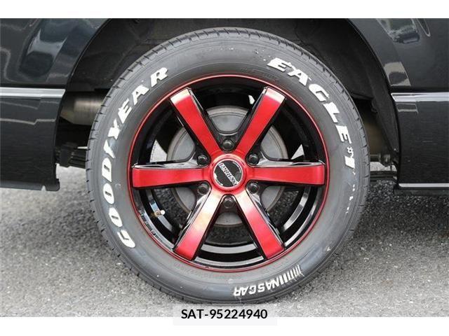 Toyota HIACE WAGON 2024-04 8412729-28