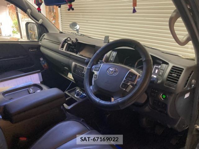 Toyota HIACE WAGON 2022-09 8412728-6