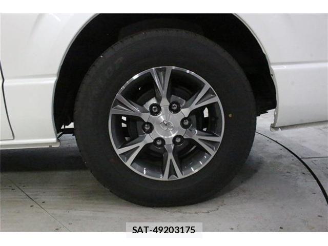 Toyota HIACE WAGON 2025-03 8412731-24