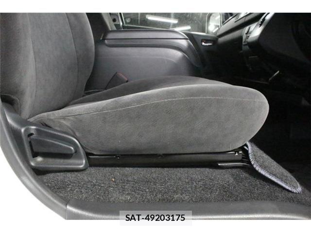 Toyota HIACE WAGON 2025-03 8412731-27