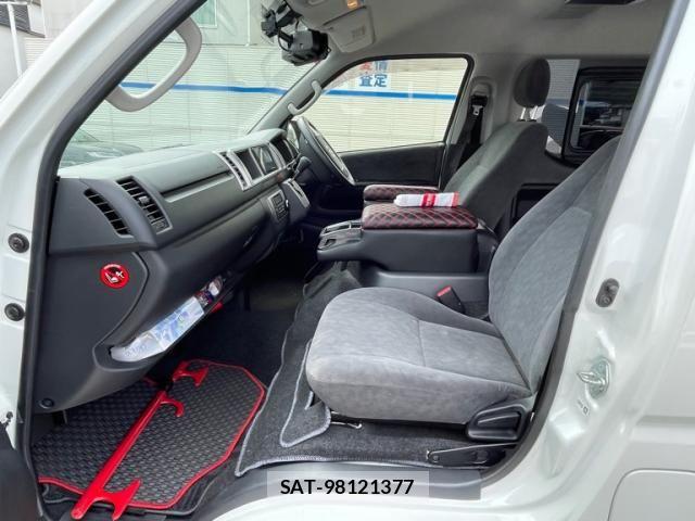 Toyota HIACE WAGON 2017-03 8412736-11