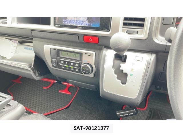 Toyota HIACE WAGON 2017-03 8412736-16