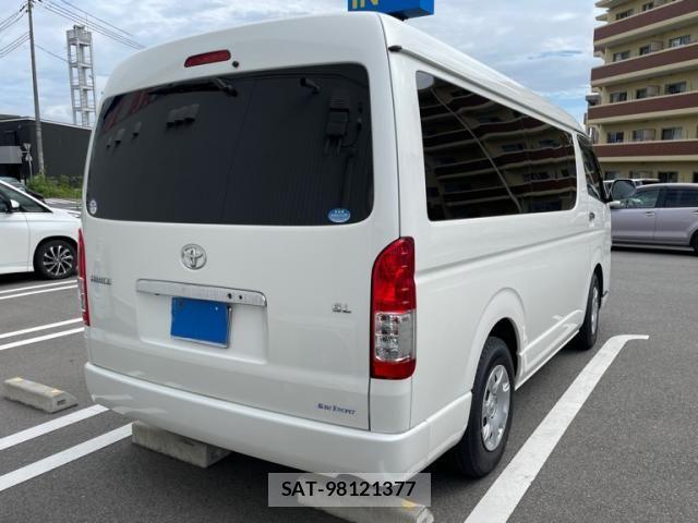 Toyota HIACE WAGON 2017-03 8412736-3