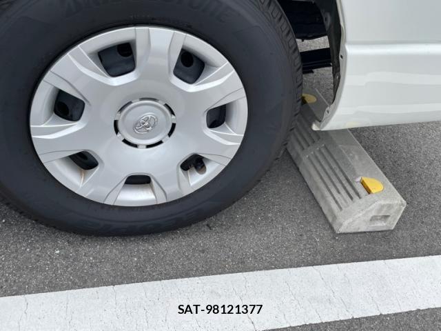 Toyota HIACE WAGON 2017-03 8412736-8