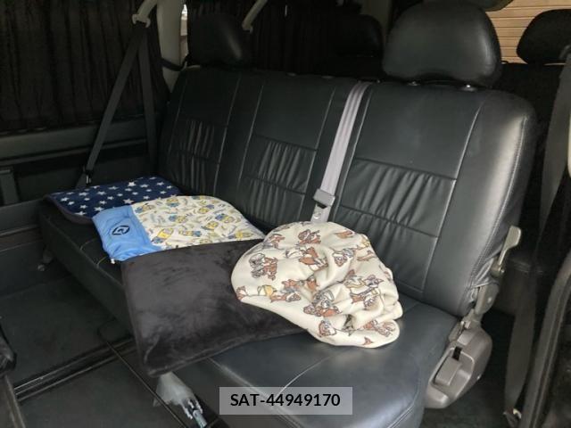Toyota HIACE WAGON 2013-07 8412740-11