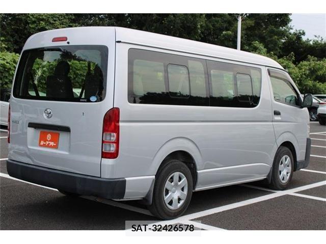 Toyota HIACE WAGON 2019-08 8562107-9