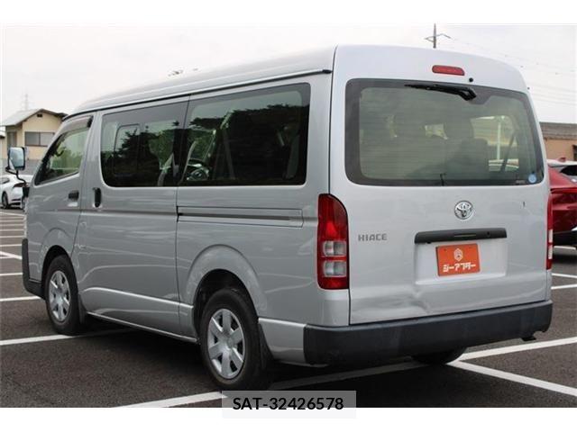 Toyota HIACE WAGON 2019-08 8562107-13