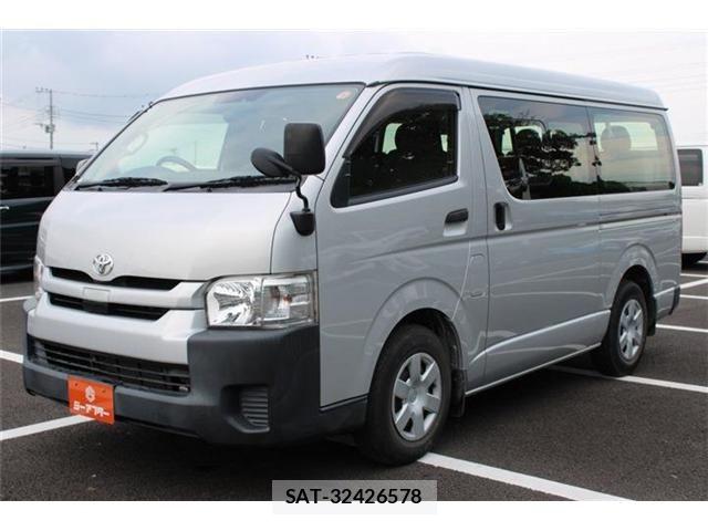 Toyota HIACE WAGON 2019-08 8562107-15