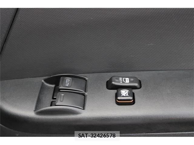 Toyota HIACE WAGON 2019-08 8562107-26