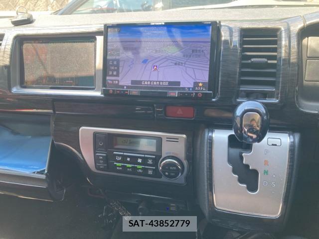 Toyota HIACE WAGON 2015-08 8562108-19
