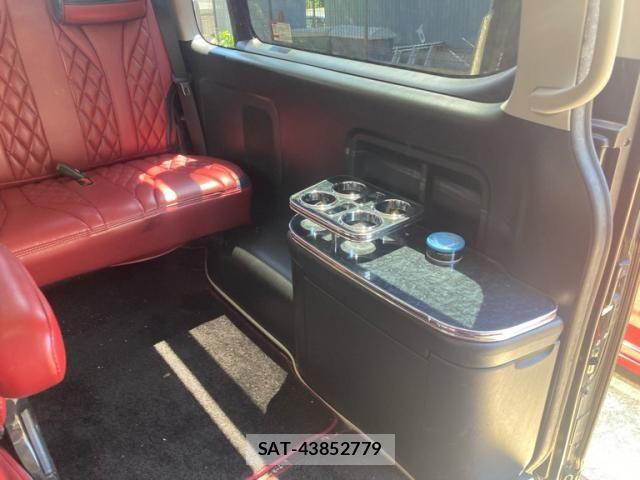 Toyota HIACE WAGON 2015-08 8562108-21