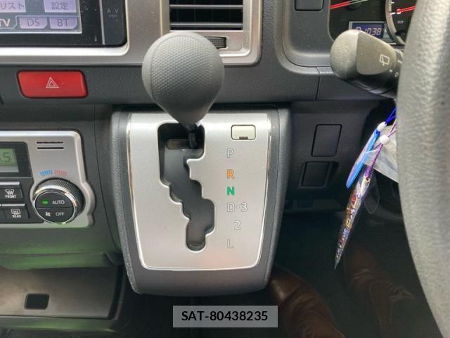 Toyota HIACE WAGON 2014-01 8562109-19
