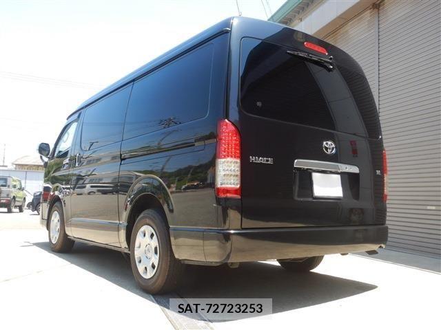 Toyota HIACE WAGON 2019-09 8562105-6