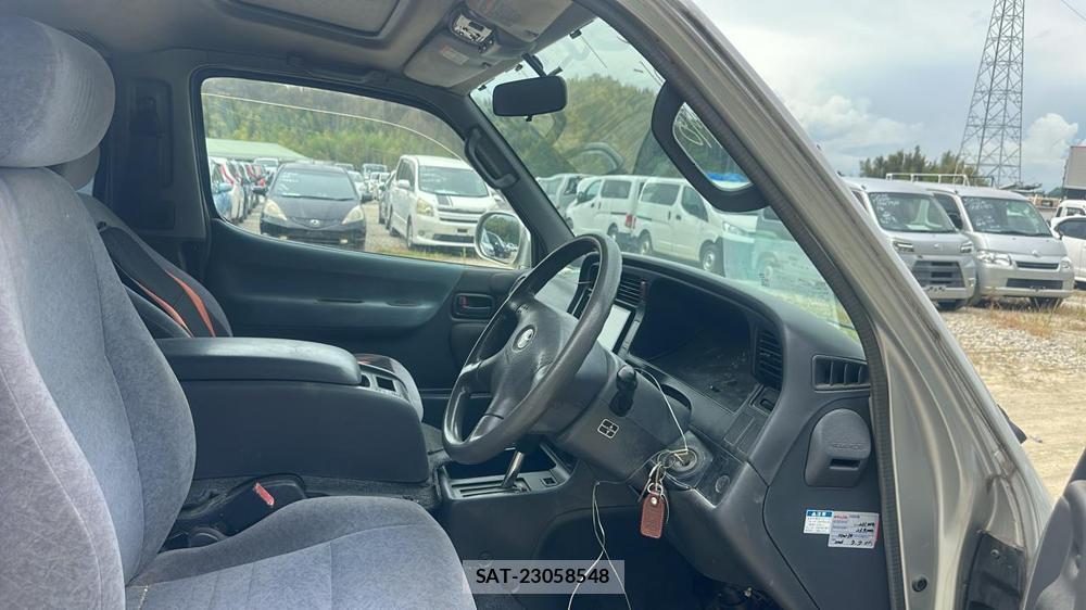 Toyota HIACE WAGON 2001-10 7686702-11