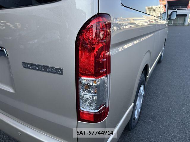 Toyota HIACE WAGON 2026-08 8659378-19