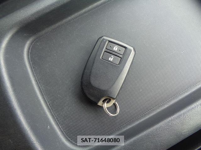 Toyota HIACE WAGON 2017-02 8666241-28