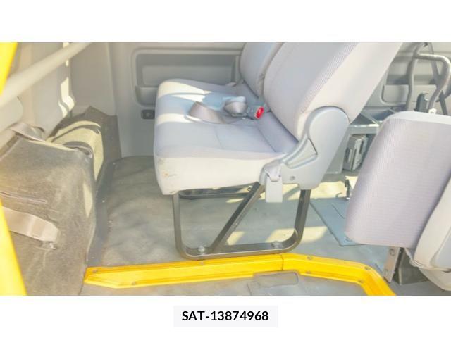 Toyota HIACE WAGON 2007-06 8666243-10