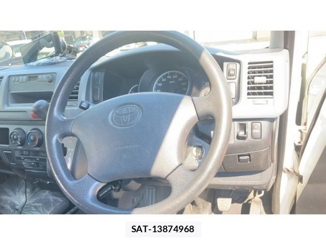 Toyota HIACE WAGON 2007-06 8666243-15