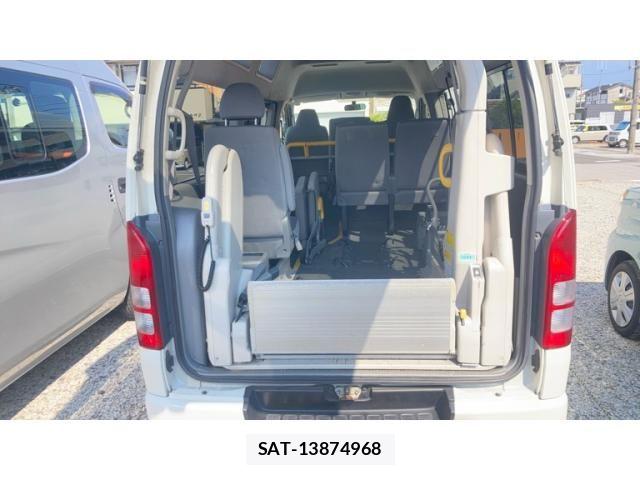 Toyota HIACE WAGON 2007-06 8666243-5
