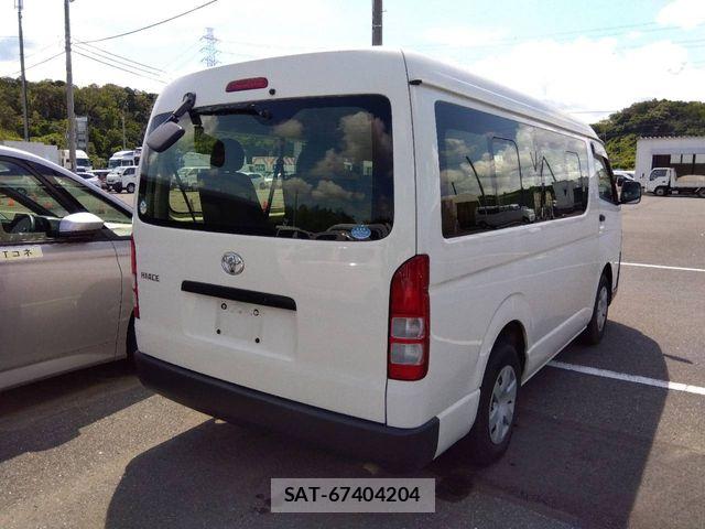 Toyota HIACE WAGON 2015-07 8666242-2