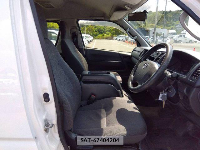 Toyota HIACE WAGON 2015-07 8666242-3