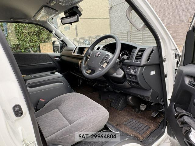 Toyota HIACE WAGON 2025-06 8659379-1