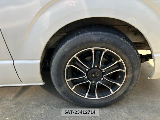 Toyota HIACE WAGON 2014-07 8666240-17
