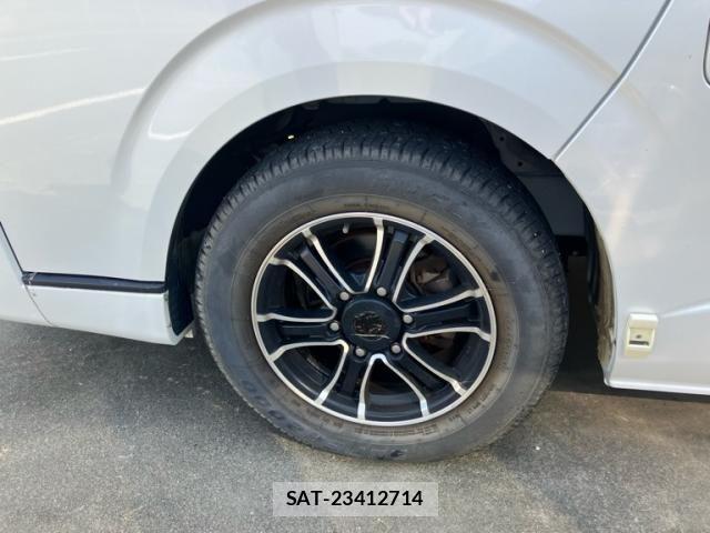 Toyota HIACE WAGON 2014-07 8666240-18