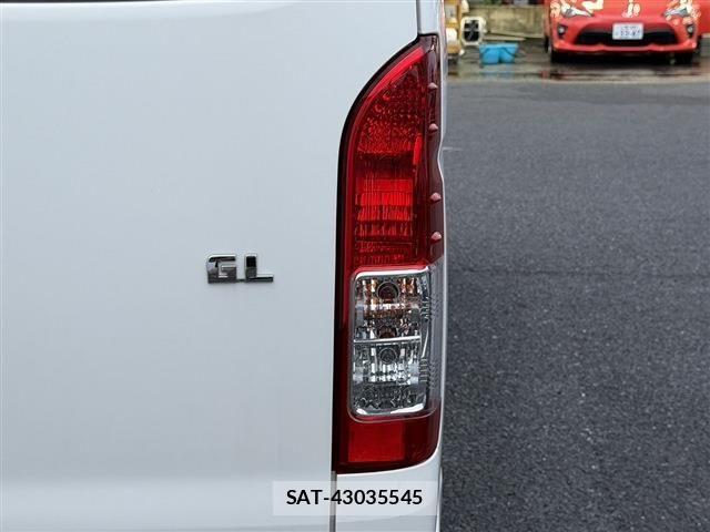 Toyota HIACE WAGON 2021-06 8659381-12