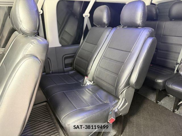 Toyota HIACE WAGON 2023-04 8796134-9