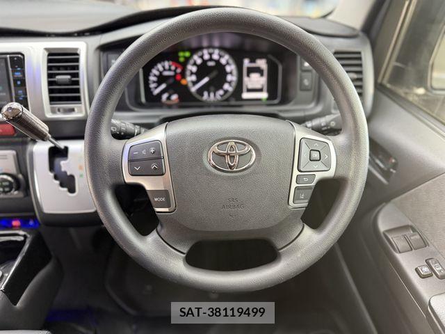 Toyota HIACE WAGON 2023-04 8796134-15