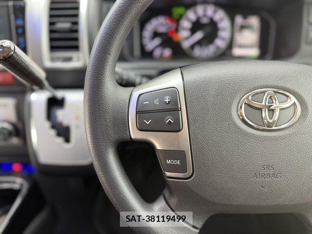 Toyota HIACE WAGON 2023-04 8796134-16