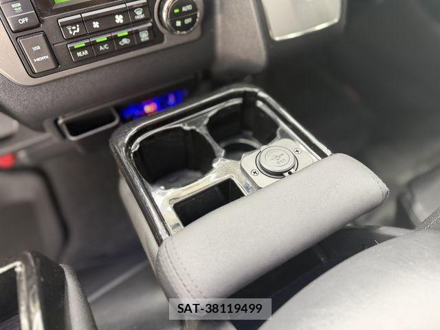 Toyota HIACE WAGON 2023-04 8796134-23