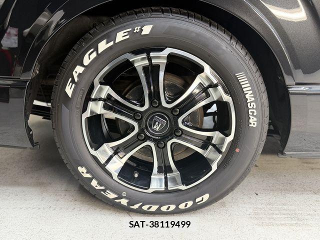 Toyota HIACE WAGON 2023-04 8796134-29