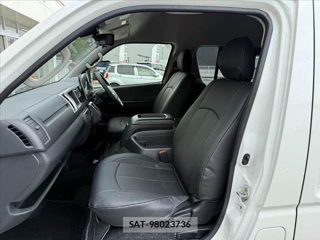 Toyota HIACE WAGON 2025-08 8829317-16