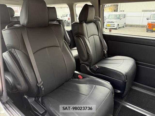 Toyota HIACE WAGON 2025-08 8829317-17